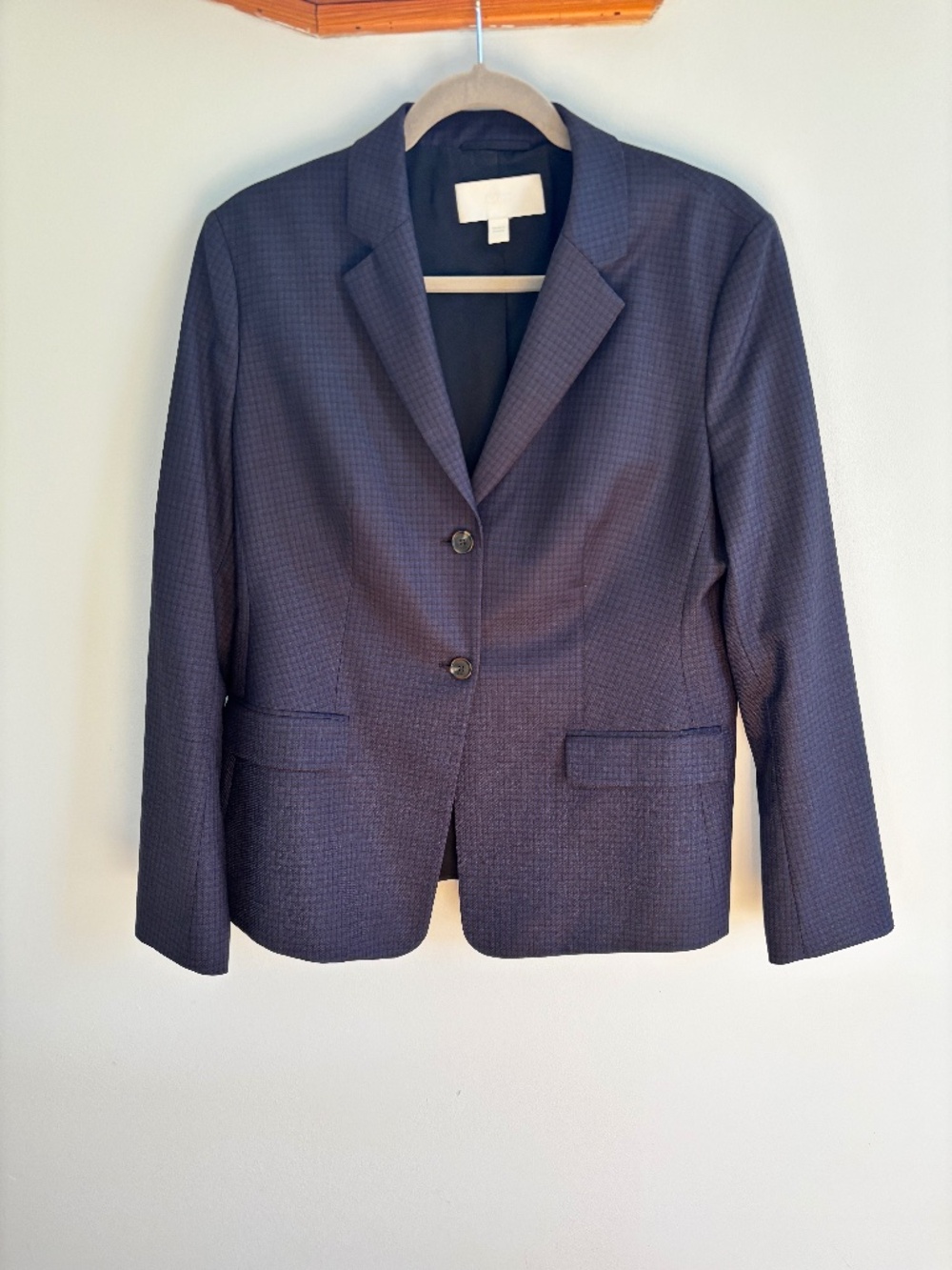 Gorgeous Hugo By Hugo Boss 3-piece Suit in Excellent Condition